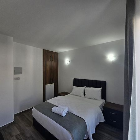 Cyprus Harbour Suites Kyrenia  Exterior foto